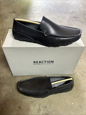 Reaction Kenneth Cole Black Leather Slip-On Loafers Toast Driver New with Box